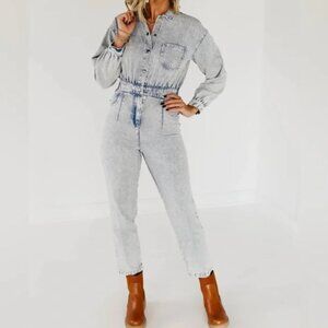 Mod‎ Boutique The Arabella Acid Wash Denim Jumpsuit Size: Medium NWOT